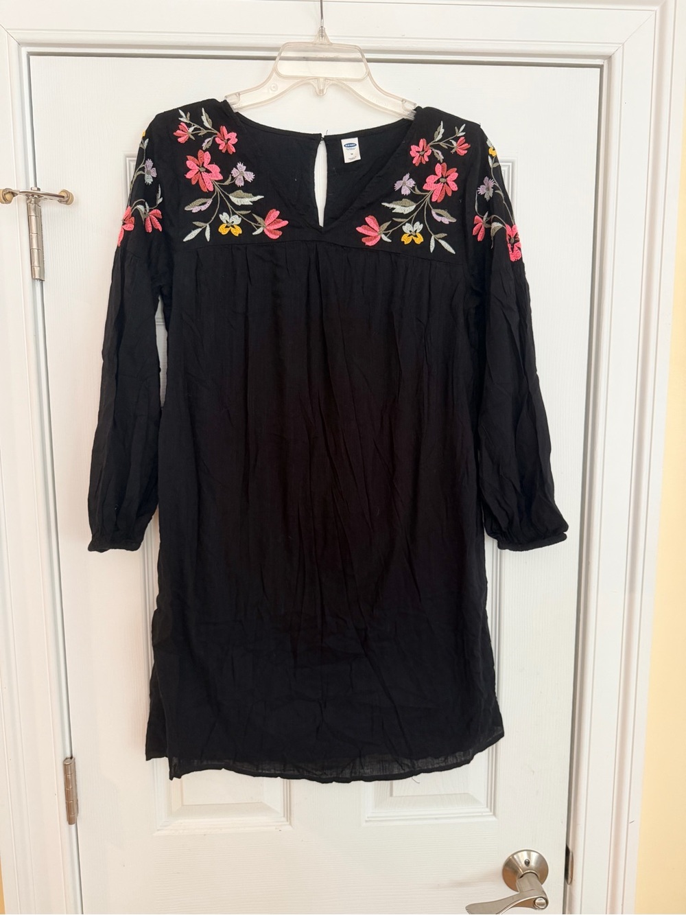 Ladies Size Medium "Old Navy" Black Long Sleeve Tunic Dress Floral Embroidery GC